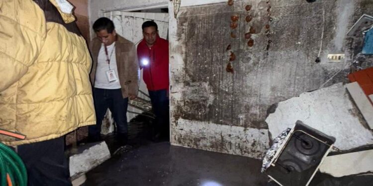 Inundaciones afectan a varias municipios de Puebla tras intensas lluvias; gobierno apoya a damnificados