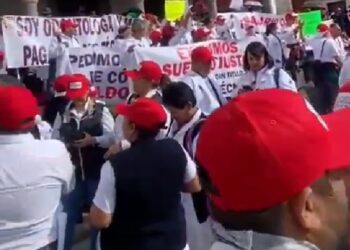Trabajadores del sector salud protestan en el Portalillo para exigir basificaciones y mejoras laborales