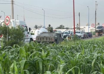 Aseguran pipas de la empresa Segas con huachigas en Coronango