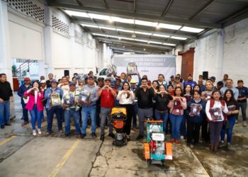 Equipa Tonantzin Fernández a trabajadores del SOSAPACH para fortalecer el servicio