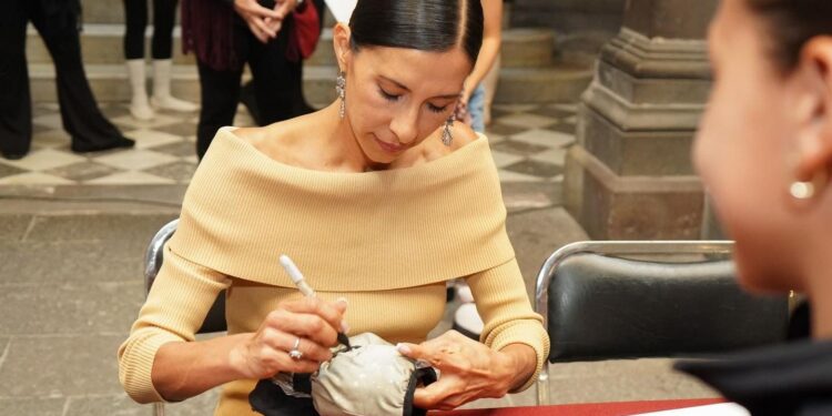 Reitera Gobierno de la Ciudad invitación a la “Gala de Estrellas Elisa y Amigos” con orquesta en vivo