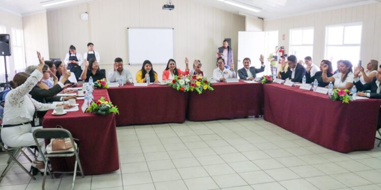 Reafirma Tonantzin Fernández su compromiso con la educación en San Pedro Cholula