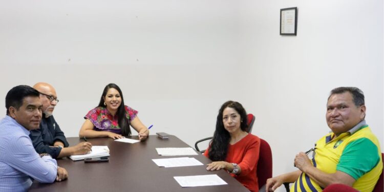 Reafirma Tonantzin Fernández compromiso con el diálogo ciudadano y el desarrollo comercial