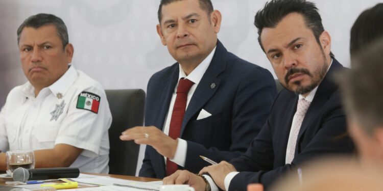 Gobierno de Puebla mantiene diálogo abierto y permanente con todos los sectores