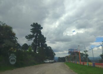 Policías municipales de Tlahuapan recuperan camioneta con reporte de robo en San Rafael Ixtapaluca