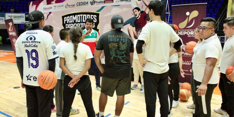 Capacitan a promotores comunitarios para fomentar el deporte en Puebla