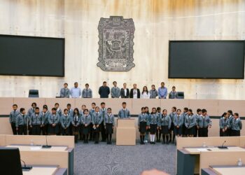 Andrés Villegas recibe a jóvenes de Tecamachalco como parte del programa “Diputado por un día”