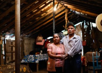 Tras 14 años sin electricidad, familias de San José Monte Chiquito reciben energía solar