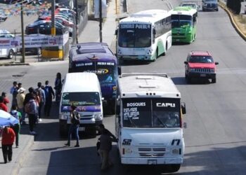 Ayuntamiento de Puebla propone concesionar paraderos del transporte público por 10 años