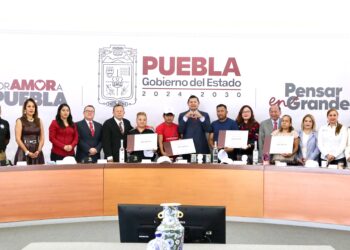 Migrantes poblanos en EE.UU. apuestan por invertir en energía solar y pequeños negocios en su tierra