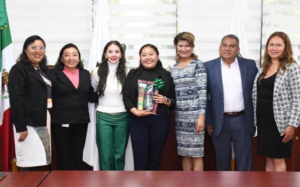 Estudiantes de la UTH son seleccionados para beca internacional de la Alianza del Pacífico 2025