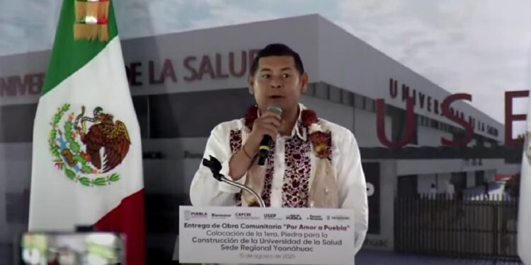 Gobernador Alejandro Armenta impulsa educación y obra comunitaria en Yaonáhuac