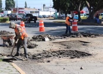 Supervisa Tonantzin Fernández obras de bacheo en San Pedro Cholula