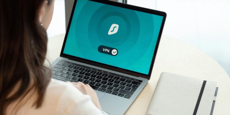 Protege tu identidad y tus datos en la red: académico IBERO Puebla te explica cómo