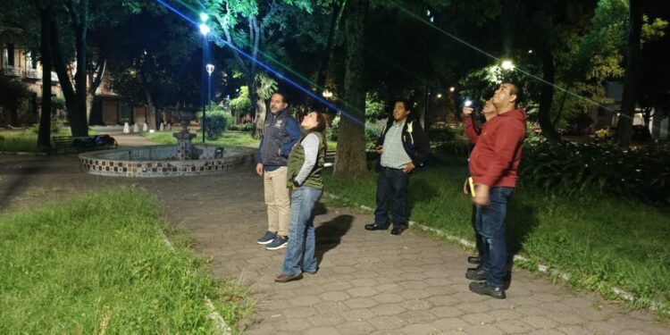 Realiza Contraloría Municipal supervisión nocturna de nuevas luminarias