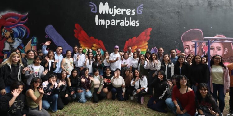 Pepe Chedraui impulsa jornada juvenil de mujeres con arte urbano para el rescate de espacios públicos