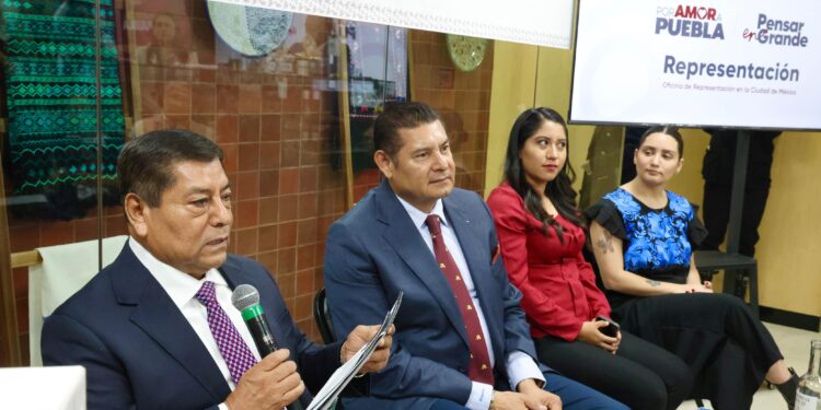 En tiempo récord, avanza 50% obra comunitaria con módulos de maquinaria: Armenta