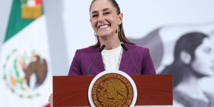 “Es una hazaña, modelo de la 4T funciona”: Sheinbaum celebra disminución de la pobreza en México