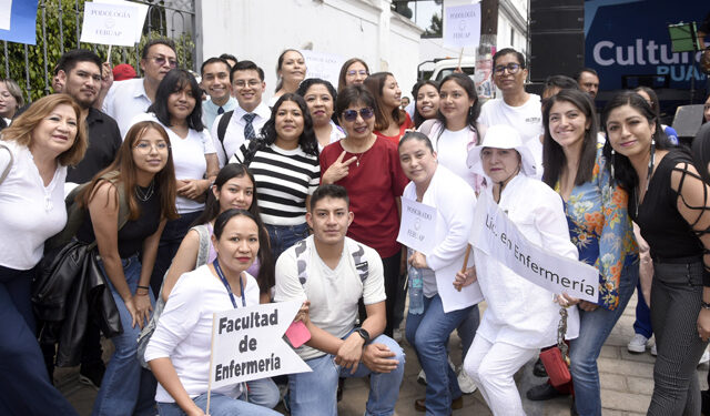 Lilia Cedillo acompaña el inicio de clases en la BUAP y recuerda sus raíces en el Área de la Salud