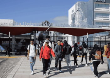 Rectora Lilia Cedillo da cálida bienvenida al nuevo ciclo escolar a universitarios