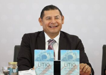 Gobernador Alejandro Armenta respalda reforma para reducir diputaciones plurinominales y gasto a partidos