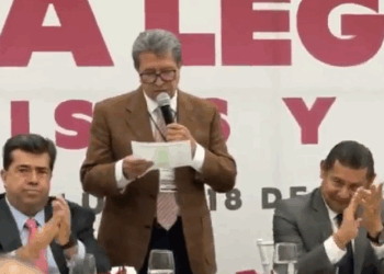 Monreal pide respetar la ley ante aspiraciones políticas de Ignacio Mier