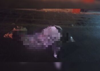 Hallan dos cuerpos envueltos en plástico cerca del Mercado 5 de Mayo; dejan narcomensaje