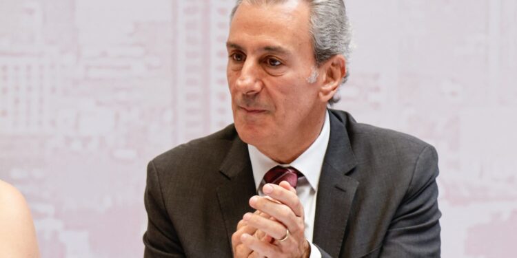 Alcalde José Chedraui anuncia instalación de parquímetros en San Alejandro