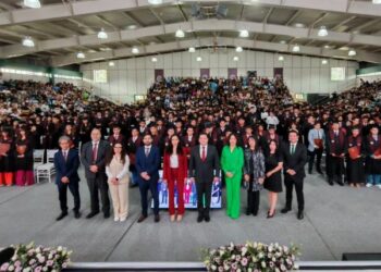 UTP celebra graduación de más de mil 300 estudiantes y presenta su primera generación de maestrías