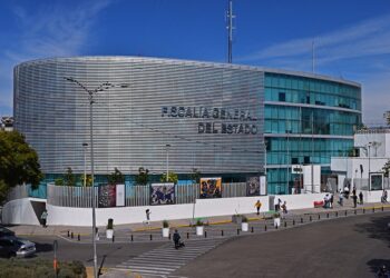 Fiscalía investiga muerte de persona en hospital de Puebla