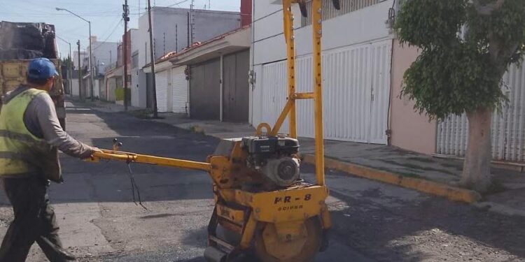 Campaña Capitalina Bacheando Puebla: atiende unidades habitacionales