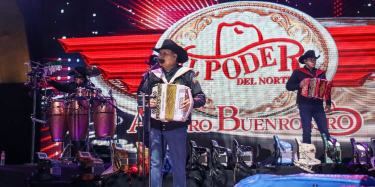 El Poder del Norte de Arturo Buenrostro hace vibrar la Gran Feria de Cholula