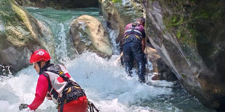 Continúan labores de búsqueda de la menor en Tlacotepec