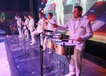 La Sonora Santanera puso a bailar a grandes y chicos en la Gran Feria de Cholula