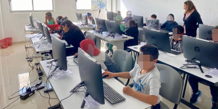 SEDIF previene deserción escolar y rezago estudiantil mediante cursos y talleres