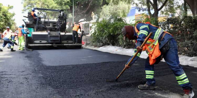 Avanza Gobierno de la Ciudad con rehabilitación vial en avenida 11 Oriente