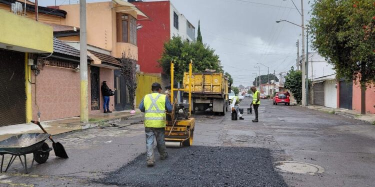 Atiende nuevos puntos de la ciudad la Campaña Capitalina Bacheando Puebla