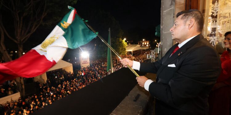 Con patriotismo, Puebla vibra con primer grito de Independencia del gobernador Alejandro Armenta