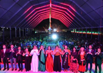 Tonantzin Fernández encabeza el Grito de Independencia en San Pedro Cholula