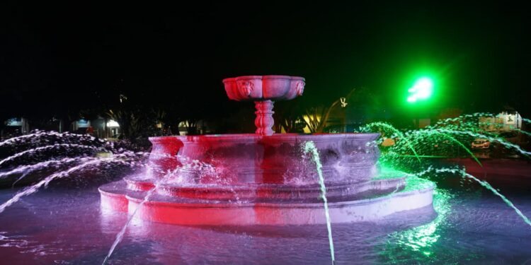 Inaugura Pepe Chedraui rehabilitación de la fuente del Jardín El Carmen