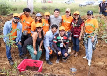 Tonantzin Fernández impulsa acciones ambientales con la jornada “Raíces de Agua” en el Cerro Zapotecas
