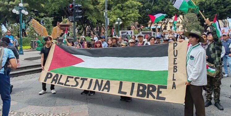 Marchan en Puebla por los niños de palestina