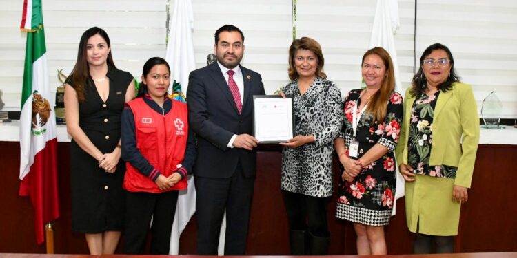 Estudiantes de Huejotzingo se beneficiarán con servicios de salud gracias a alianza entre UTH y Cruz Roja