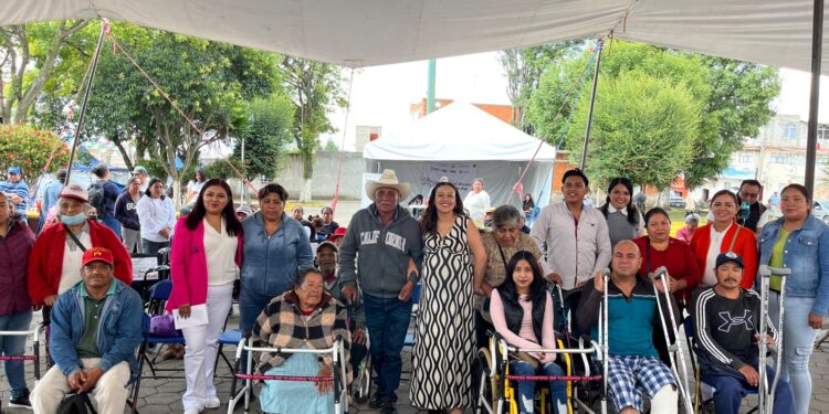 Rosy Díaz entrega 89 aparatos ortopédicos con el programa “Pasos de Vida” en Tlahuapan