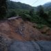 Colapsa tramo carretero en Eloxochitlán tras intensas lluvias