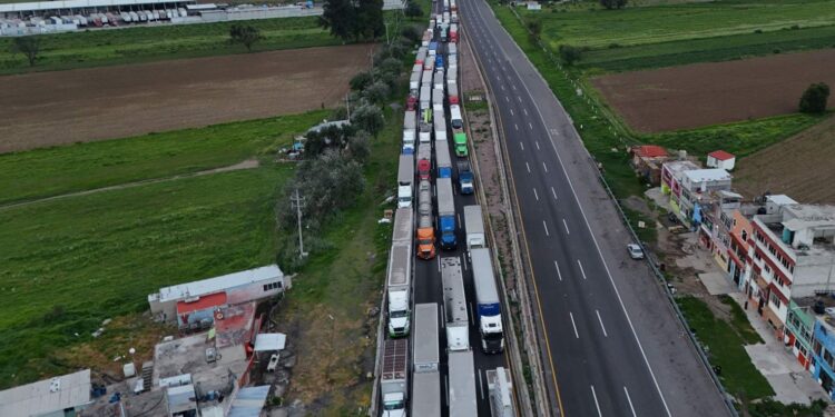 Anuncian ampliación de carretera y reordenamiento en San Martín Texmelucan
