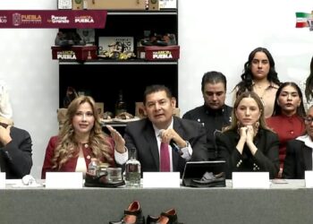 Gobernador Armenta refuerza combate al contrabando para proteger la industria local de calzado y textiles en Puebla