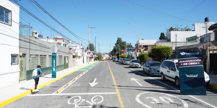 Entrega Gobierno de la Ciudad infraestructura vial en la colonia Aquiles Serdán