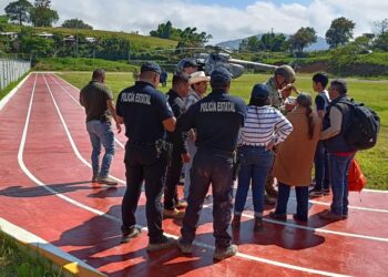 Fuerzas de seguridad mantienen ayuda a familias de la Sierra Norte