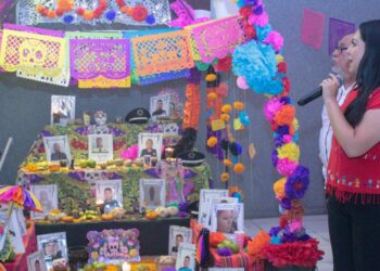 Tonantzin Fernández inaugura el Corredor de Ofrendas en el Complejo Cultural